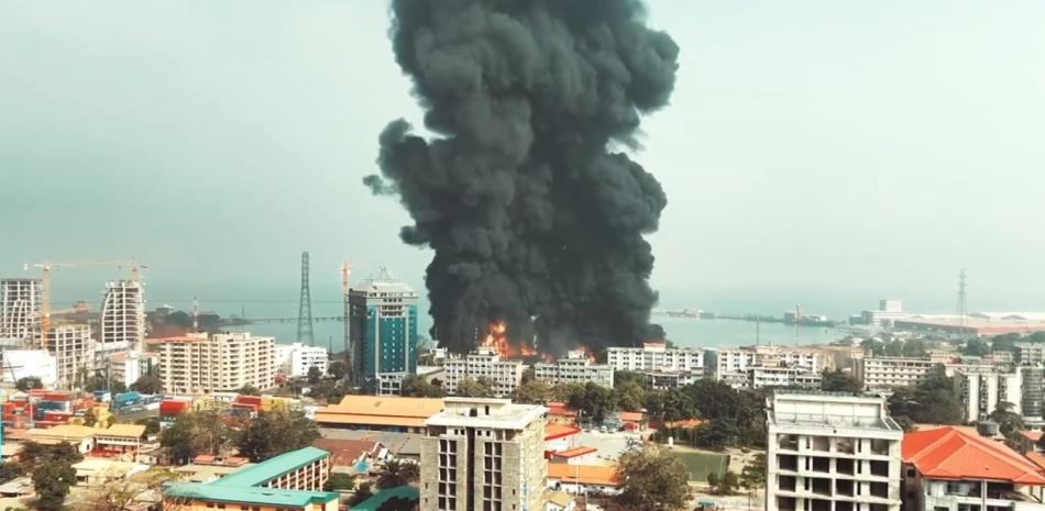 Incendio en la capital de Guinea, Conacry.