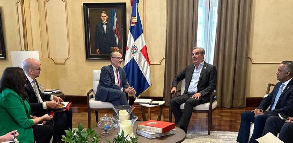 Tom Pérez, se reunió con el presidente de la República Dominicana, Luis Abinader.