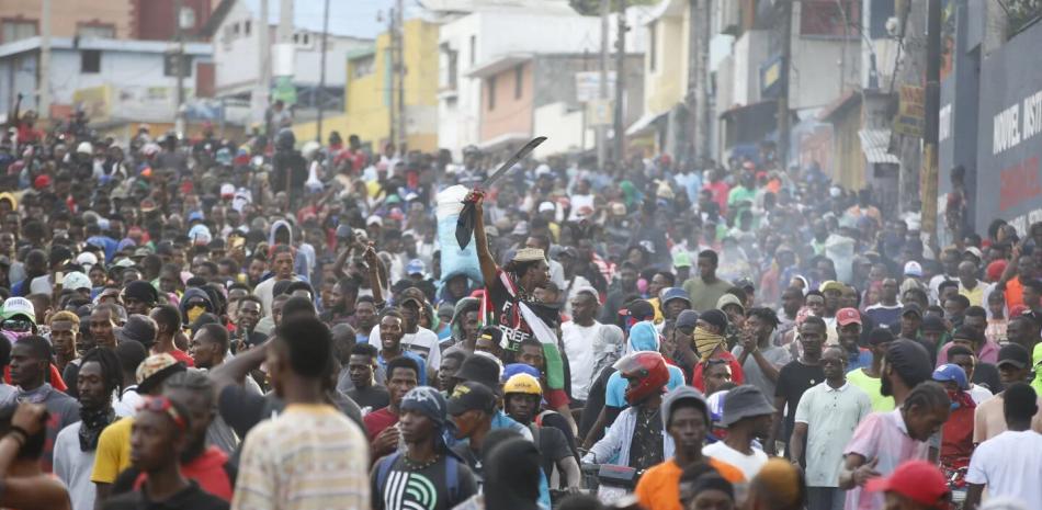 Miles de haitianos protestan en contra de Ariel Henry