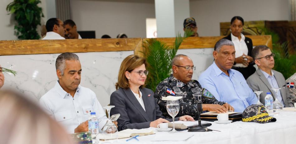 Joel Santos ofreció las informaciones al finalizar la reunión del Plan de Seguridad Ciudadana, en el Palacio de la Policía Nacional.