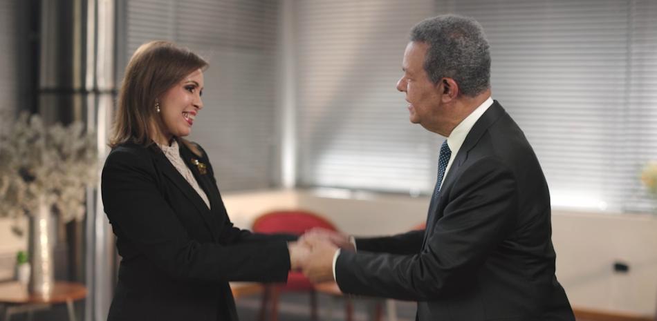 El expresidente Leonel Fernández y su compañera de boleta Ingrid Mendoza