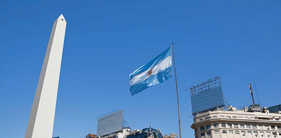 Fotografía muestra la bandera enarbolada de Argentina