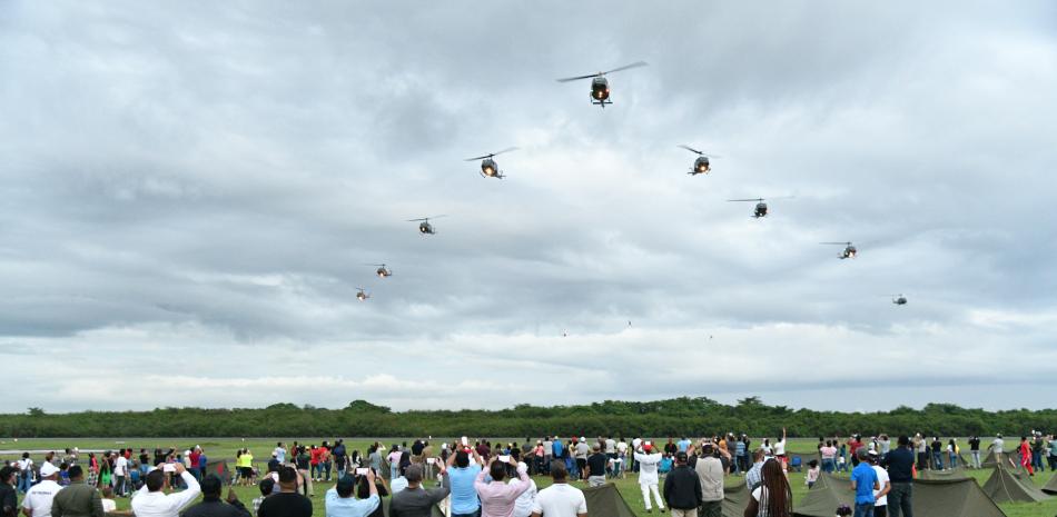 "Show Aéreo" realizado por la Fuerza Aérea de la República Dominicana (FARD) en la Base Isidro.