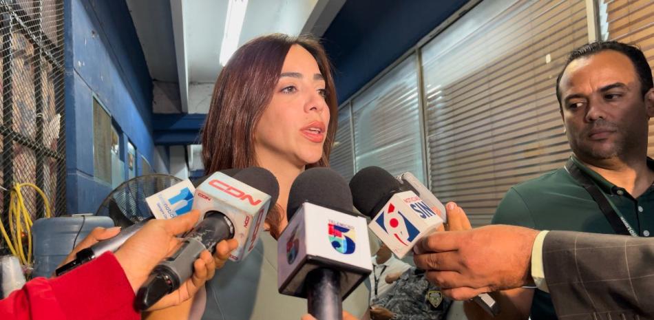 La candidata a diputada de la Fuerza del Pueblo por Santo Domingo Oeste, Norisbel Uceta denunció este miércoles irregularidades en el conteo y transmision de los resultados electorales en ese municipio que le perjudicaron.