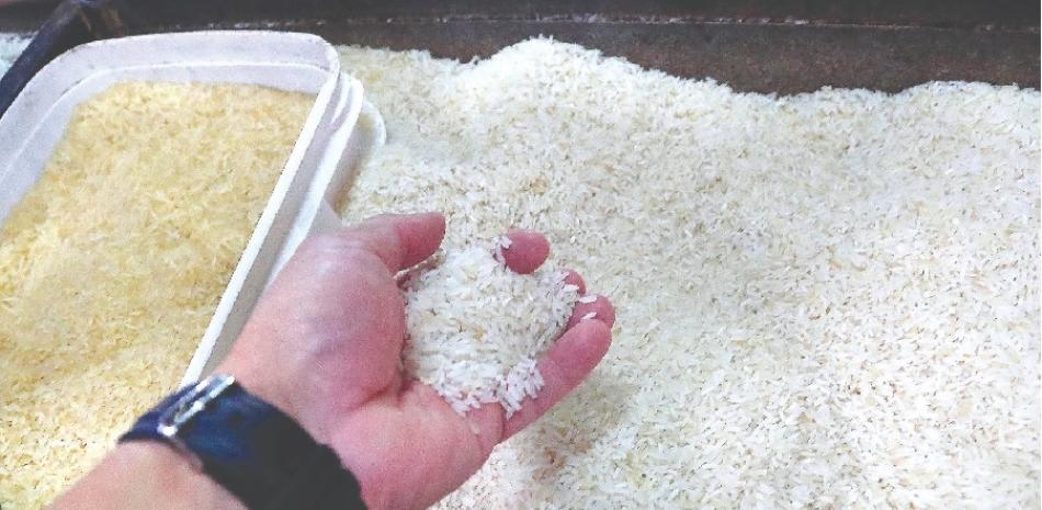 El arroz sube todos los días, de enero para acá ha subido como 800 pesos el saco, dicen comerciantes.