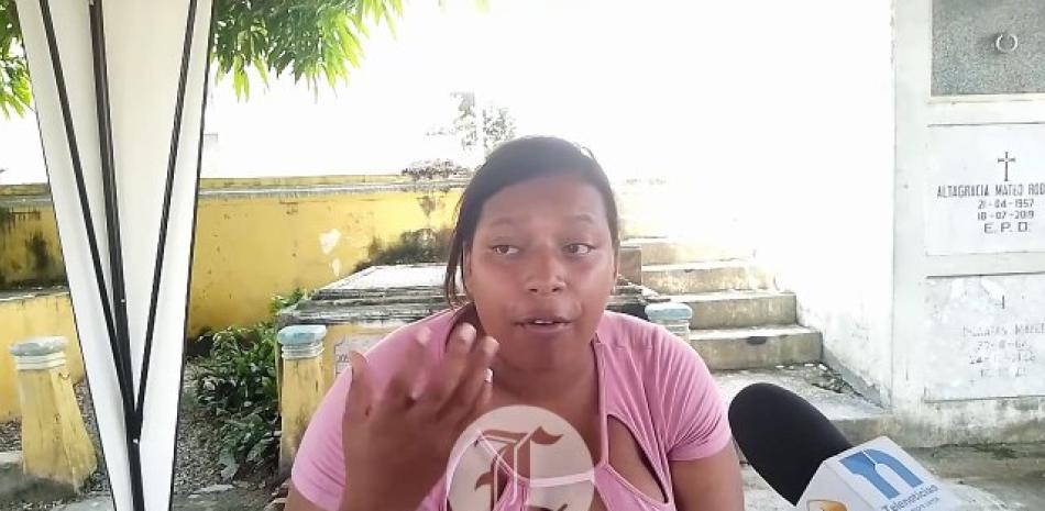 Madelin Belliard, hermana de Johan Eduardo Belliard Aybar, quien falleció en un supuesto intercambio de disparos con la Policía Nacional, mientras se encontraba en su casa, aseguró que su hermano no era un delincuente, pero lo han vinculado al asalto a la sucursal del Banco Popular sin pruebas.<br /><br />https://listindiario.com/la-republica/20240608/mi-mama-dolor-dijo-muchas-cosas-esta-perjudicando-dice-hermana-eduardo-belliard-aybar_811919.html