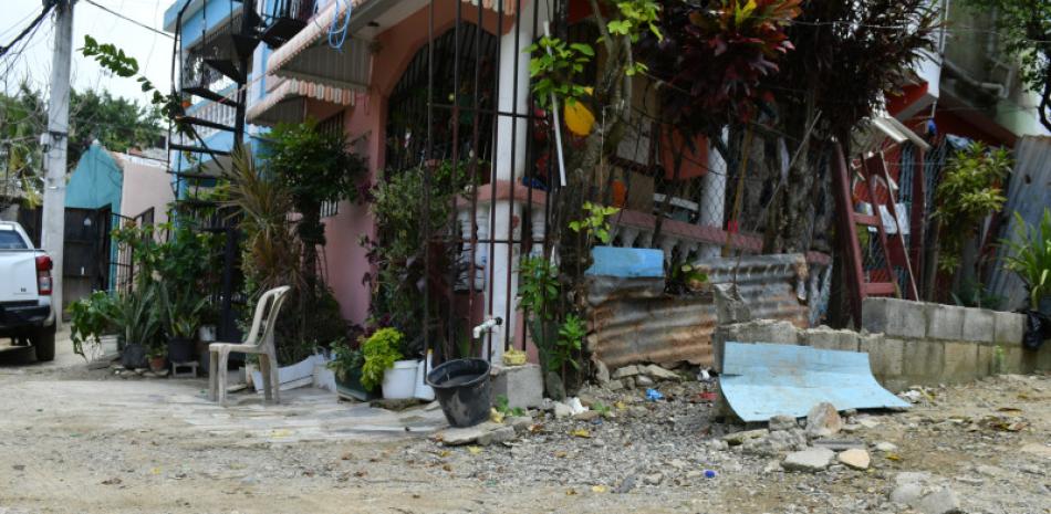 Una joven identificada como Arleny Sánchez, de 19 años, fue asesinada a manos de su pareja sentimental la mañana del domingo, hecho ocurrido en el sector Los Solares, en El Café de Herrera, Santo Domingo Oeste.