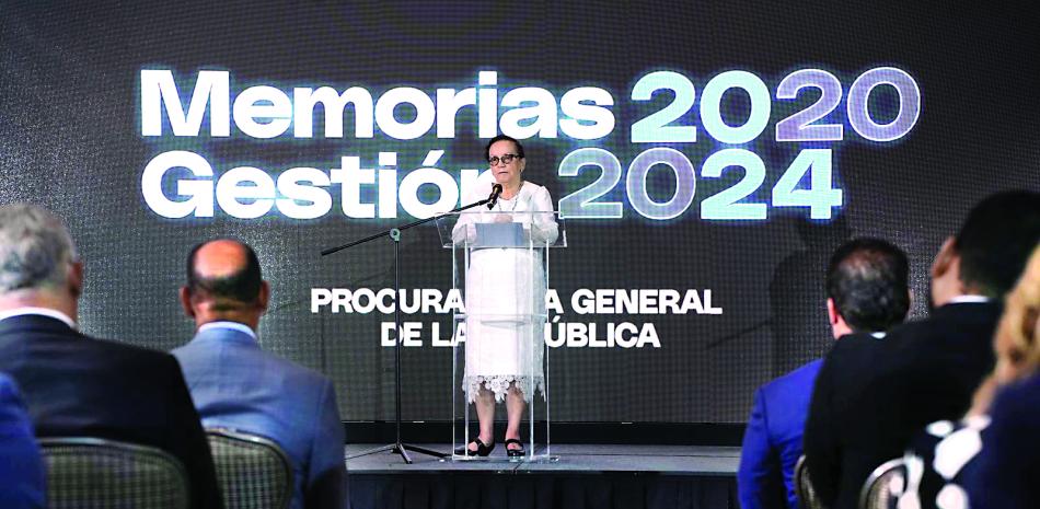 Miriam Germán Brito presentó un documento-memorias al finalizar su gestión.