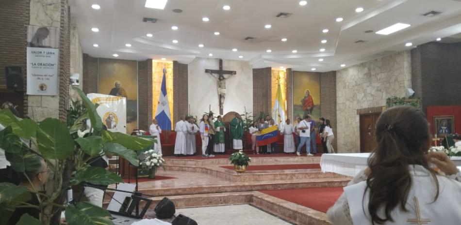 Iglesias como San Antonio de Padua,  en Gascue y Las Mercedes, en la Zona Colonial, dedicaron sus misas a Venezuela
