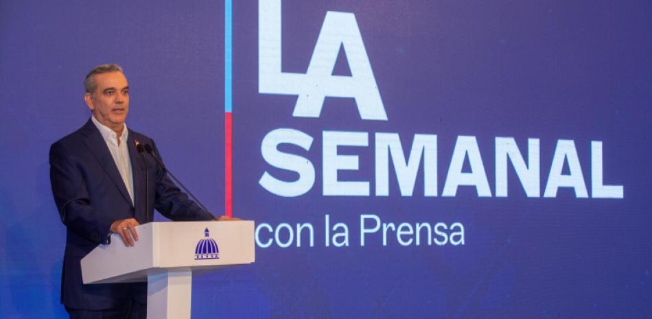 En busca de “impedir futuras modificaciones a las reglas constitucionales de elección presidencial”, el presidente Luis Abinader presentó las propuestas que pretende impulsar a partir del 16 de agosto a la Constitución dominicana.