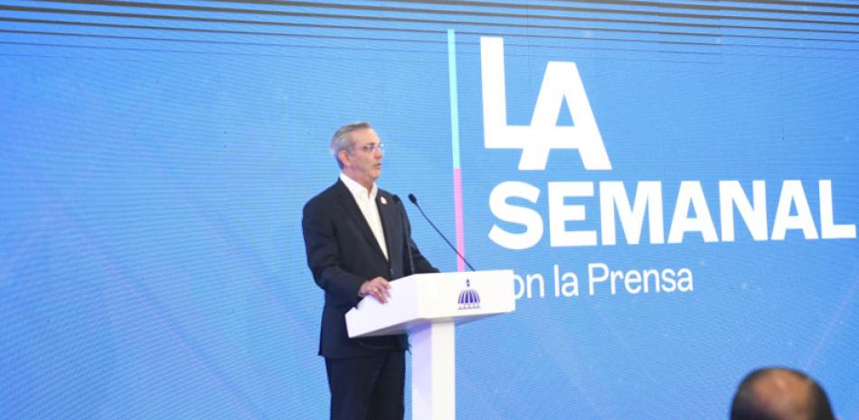 El presidente Luis Abinader indicó que su propuesta para la modificación de la Constitución dominicana, en varios aspectos, en especial la unificación de las elecciones presidenciales congresuales y municipales, representa una reducción del gasto en los comicios.