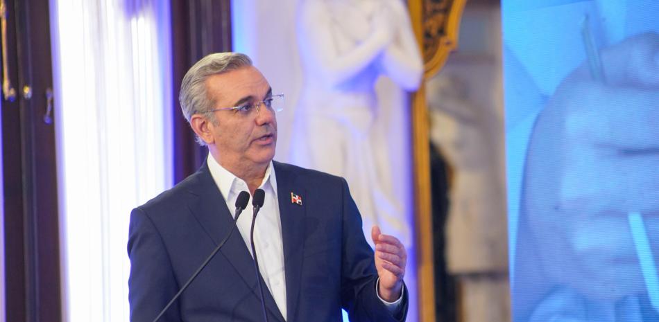 El presidente Luis Abinader durante la rueda de prensa semanal en el Palacio Nacional.