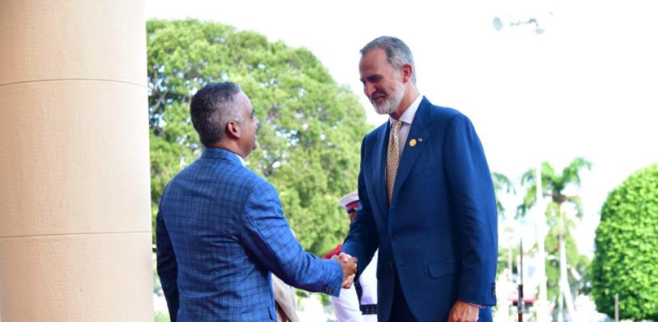 Alrededor de las 4:50 de la tarde, el rey de España Felipe VI, llegó al Palacio Nacional para sostener una reunión bilateral con el reelecto presidente de la República, Luis Abinader.