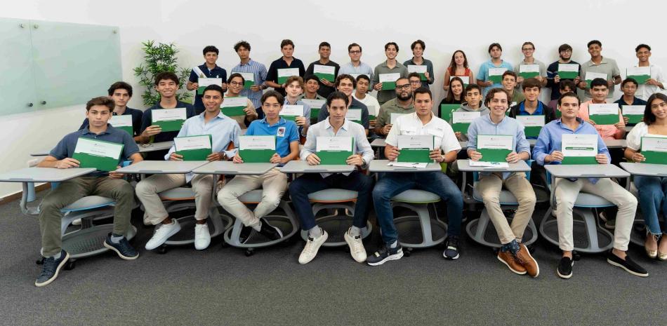 Jóvenes participantes en El Bootcamp de Alpha Inversiones