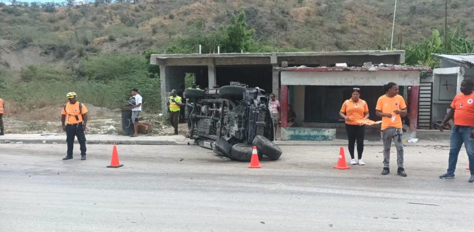 Accidente en tramo de la carretera Fondo Negro con Quita Coraza en Barahona