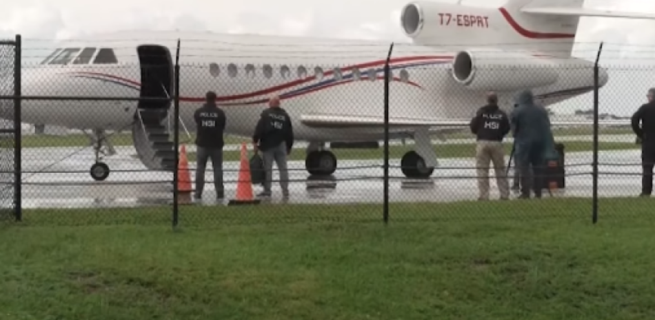 Fotografía del avión de Nicolás Maduro confiscado por Estados Unidos ayer en República Dominicana.