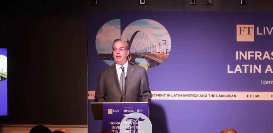 Discurso del Presidente en Conferencia sobre Inversión en Infraestructura en América Latina y el Caribe del Banco de Desarrollo de América Latina y el Caribe<br /><br />También le pude interesar estos videos:<br /><br />Abinader despierta interés en adquirir buque colombiano para contrarrestar delitos trasnacionales https://youtu.be/gZv8w-87c00<br /><br />Desfile Militar y Policial por 180 Aniversario de la Independencia Dominicana https://youtube.com/live/Xn_IcMlCO50<br /><br />TSE declara inadmisible petición de Ramfis Trujillo para ser candidato presidencial https://youtu.be/HFpdTFtu-XQ<br /><br />Así fue la búsqueda y captura del recluso que se fugó del Palacio de Justicia https://youtu.be/4AoMjn9s3hU<br /><br />En pedernales hay tierras raras, pero aún falta data https://youtu.be/GOPYSb6cPWE<br /><br />Más noticias en https://listindiario.com/<br /><br />Suscríbete al canal  https://bit.ly/335qMys<br /><br />Síguenos<br />Twitter  https://twitter.com/ListinDiario <br /><br />Facebook  https://www.facebook.com/listindiario <br /><br />Instagram https://www.instagram.com/listindiario/