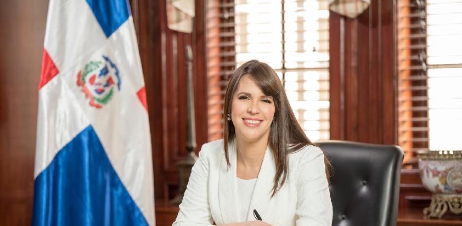 Abogada internacionalista y embajadora de carrera, Angie Martínez.