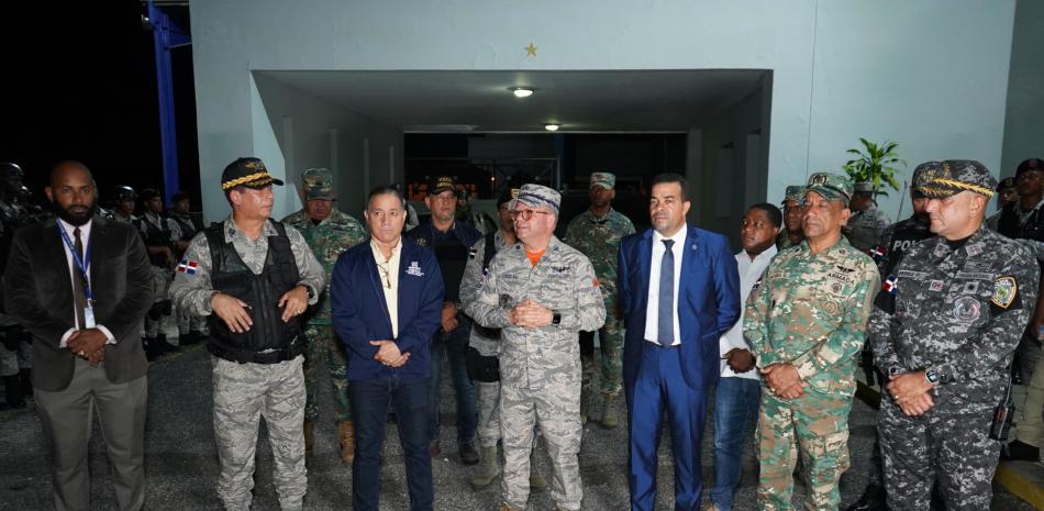 El mayor general Floreal Suárez Martínez, comandante general de la Fuerza Aérea de República Dominicana encabezó el operativo