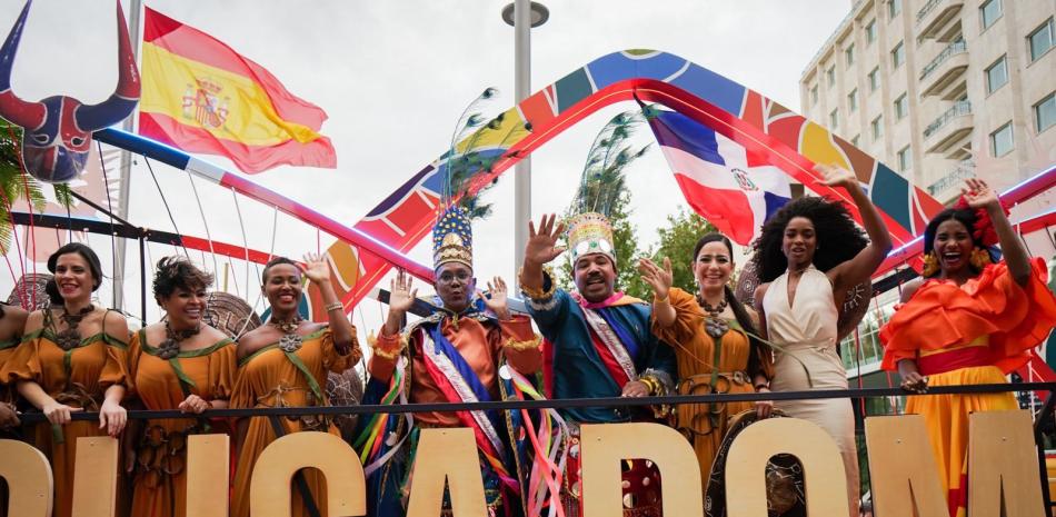 Carnaval dominicano en la Cabalgata de la Hispanidad