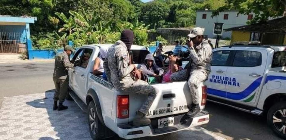 Al menos seis personas fueron detenidas, tras ser acusadas de participar en la organización de un viaje ilegal hacia Puerto Rico,