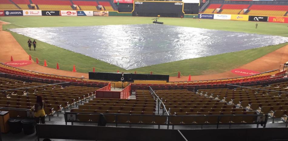 El estadio cibao esta bajo aguas y se suspendió el choque frente a las Estrellas.