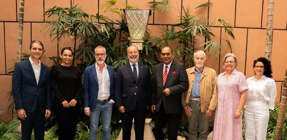 De izquierda a derecha: Jesús D'Alessandro, Shaddai Eves, Andrea Donadello, Stefano Queirolo Palmas, Miguel Franjul, Vasco Fassina, Cándida Mejía y María Renata De Santis