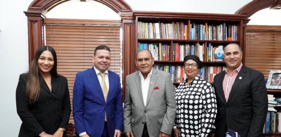 Ilonka Acosta, Rafael Cruz Rodríguez, Miguel Franjul, Cándida Acosta, y Dionisio Santana.