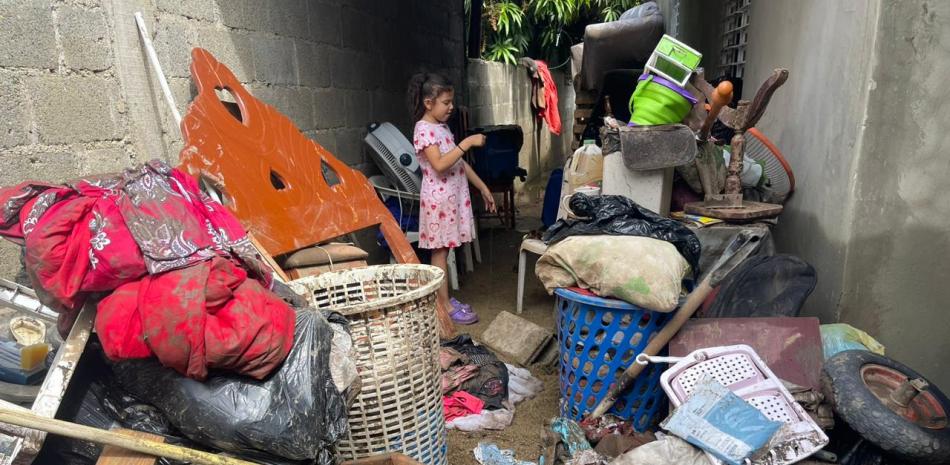 Tras dos horas de lluvias torrenciales el lunes, una parte de la ciudad de Mao quedó arrasada por inundaciones.