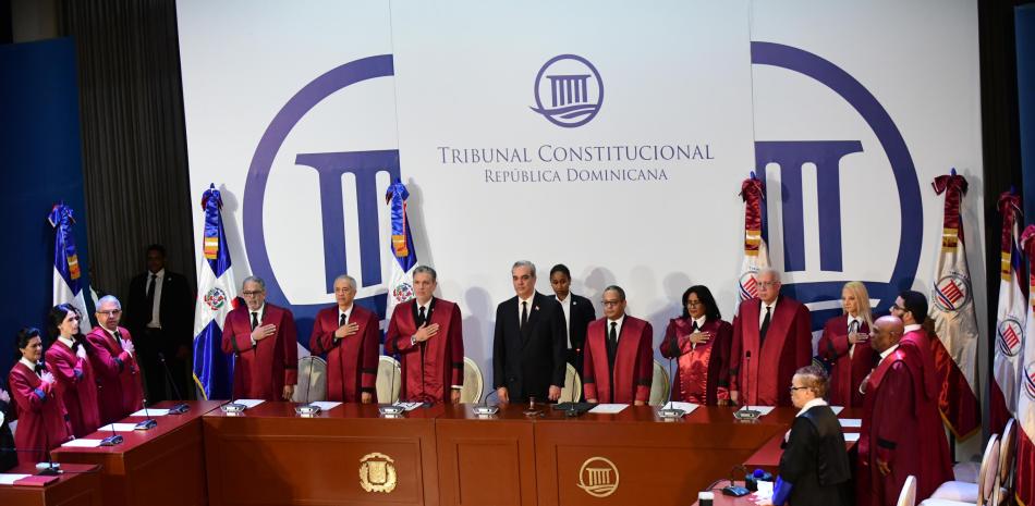 Con audiencia solemne celebran los 180 años de la Constitución