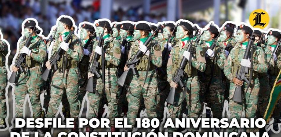 El desfile estuvo dirigido por el comandante dimisionario mayor general piloto Leonel Amílcar Muñoz Noboa, de la Fuerza Aérea, quien solicitó el permiso al presidente de la República para dar formal apertura a la procesión.