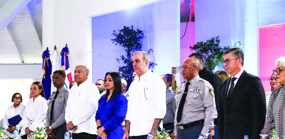 El presidente Luis Abinader encabezó la graduación de nuevos policías