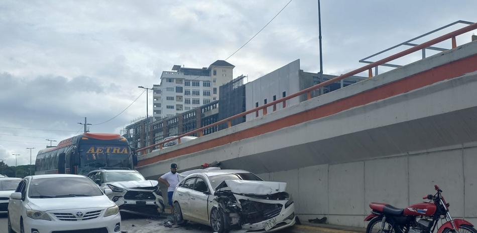 Choque múltiple en la Avenida Estrella Sadhalá.