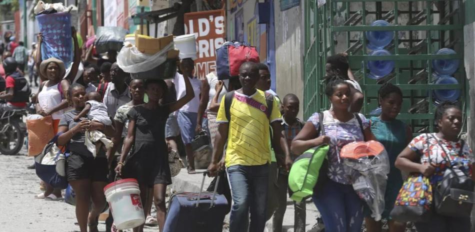 La violenta situación ha hecho que alrededor de 700,000 haitianos hayan huido de sus hogares y se encuentren ahora en situación de “desplazados internos”.