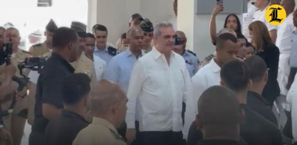 Luego de sostener un almuerzo con los miembros pensionados, el presidente Luis Abinader almorzará con los miembros activos de las Fuerzas Armadas.