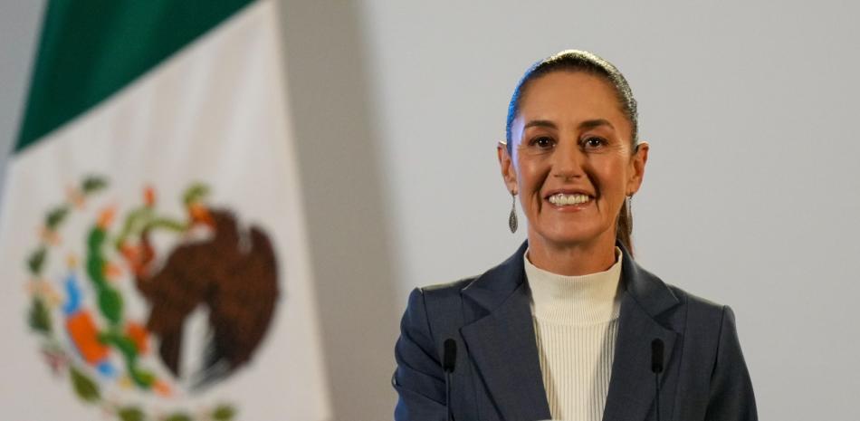 La presidenta mexicana, Claudia Sheinbaum, en conferencia de prensa en el Palacio Nacional en Ciudad de México, el 2 de octubre de 2024, la mañana después de su toma de protesta.