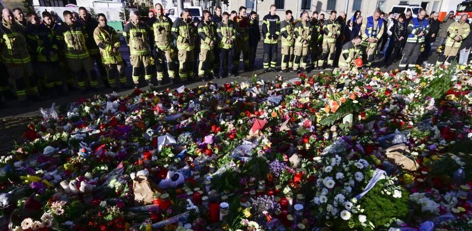 miembros del cuerpo de bomberos de Magdeburgo