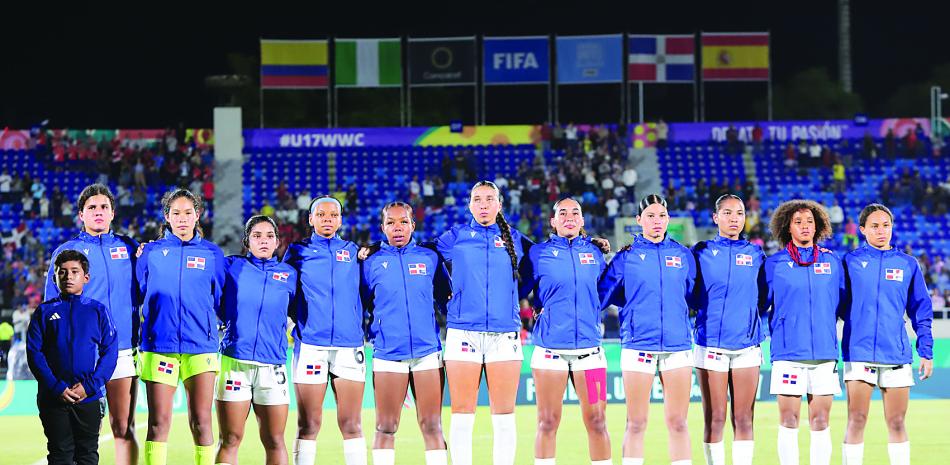 Integrantes del equipo femenino dominicano que participará en el clasificatorio de Concacaf.