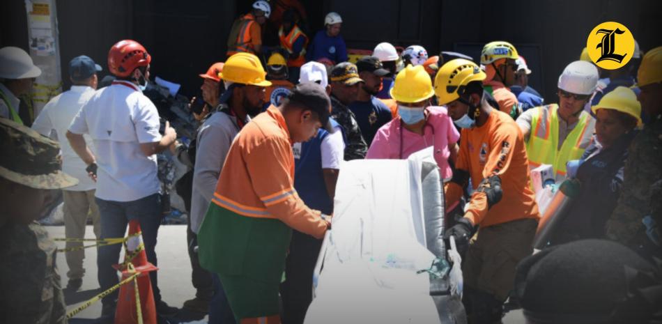"Seguimos trabajando en los escombros, buscando personas", expresó Juan Méndez, director del Centro de Operaciones de Emergencia.