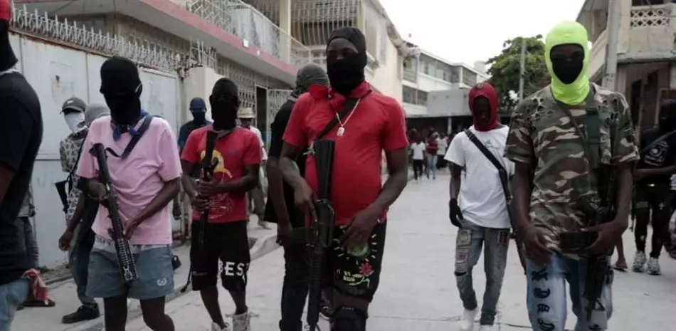 La situación haitiana se ha agravado en los últimos años a causa de la violencia extrema de las bandas armadas que controlan alrededor del 90 por ciento de la capital, Puerto Príncipe.
