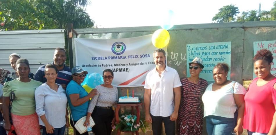 El plantel, de tanda matutina figura en registros del Ministerio de Educación como uno de los centros con más de 200 estudiantes de entre 5 y 11 años