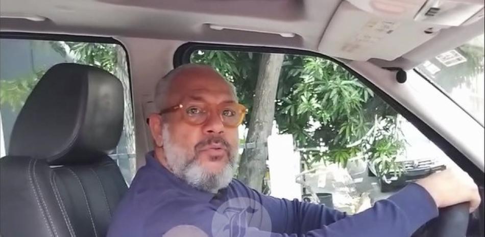 En un lamentable suceso ocurrido la mañana del domingo, Nelson Félix Miranda Hermida, de 79 años, le arrebató la vida a su esposa, Mayra Martínez Romero, de 65 años; y a su suegra Doris Romero, de 86 años, con un arma de fuego y posteriormente se suicidó.<br /><br />https://listindiario.com/la-republica/20251013/tragedia-millon-hombre-mata-esposa-suegra-suicida_878025.html