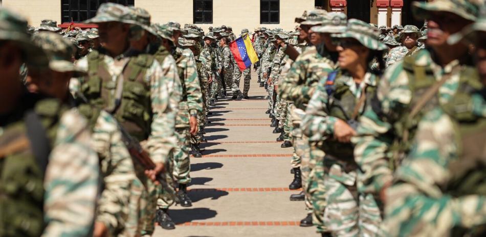 Venezuela Boosts Military Presence at Colombian Border Amid US Naval Operations