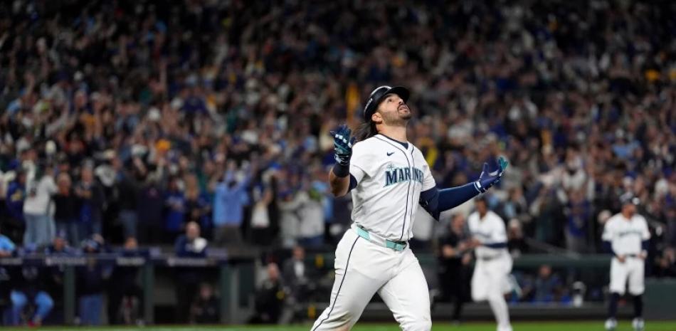 Mariners Smash Home Run to Ignite Seattle's Hopes for a Playoff Push
