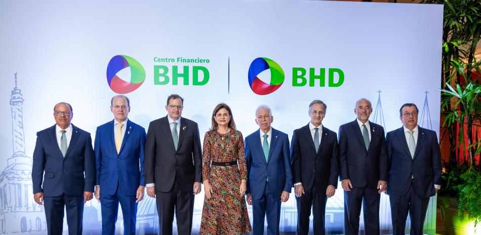 José Clase, Carlos Guillermo León, Steven Puig, Raquel Peña, Luis Molina Achécar, Andrés Maldonado, Fidelio Arturo Despredel y Ricardo Fondeur.