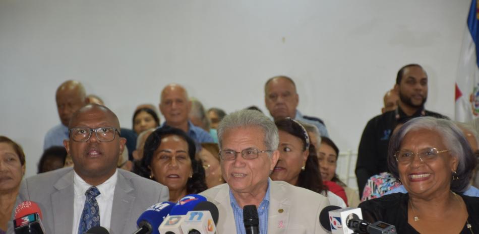 Waldo Ariel Suero, presidente del CMD, anunció ayer que el aumento salarial entra en vigencia desde hoy.