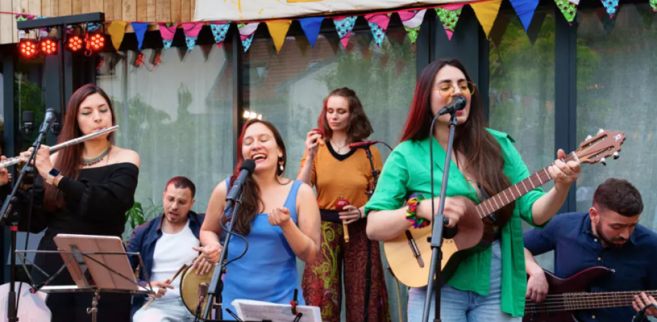 El Collectif Bululu es un grupo de música habitual en la Parranda Vénézuélienne de París. Roland Ding