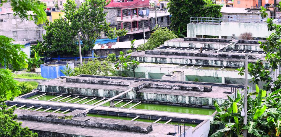 El abandono de la planta de tratamiento de aguas residuales en La Ciénaga, preocupa a los vecinos.