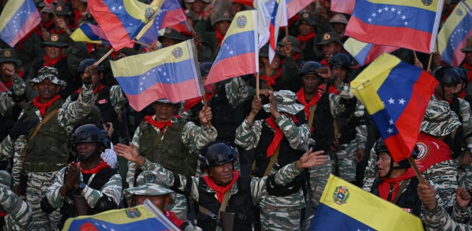 Venezuela Strengthens Military Presence Amidst U.S. 