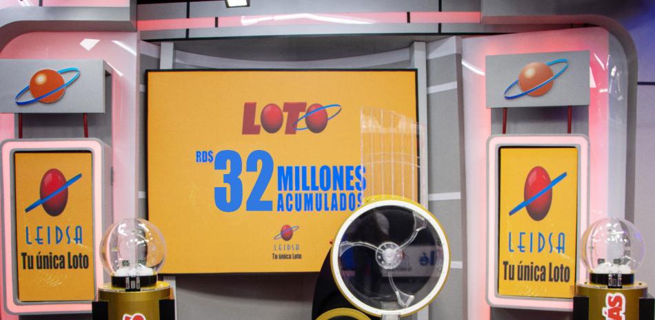 Foto salón set loto 32 millones loto.